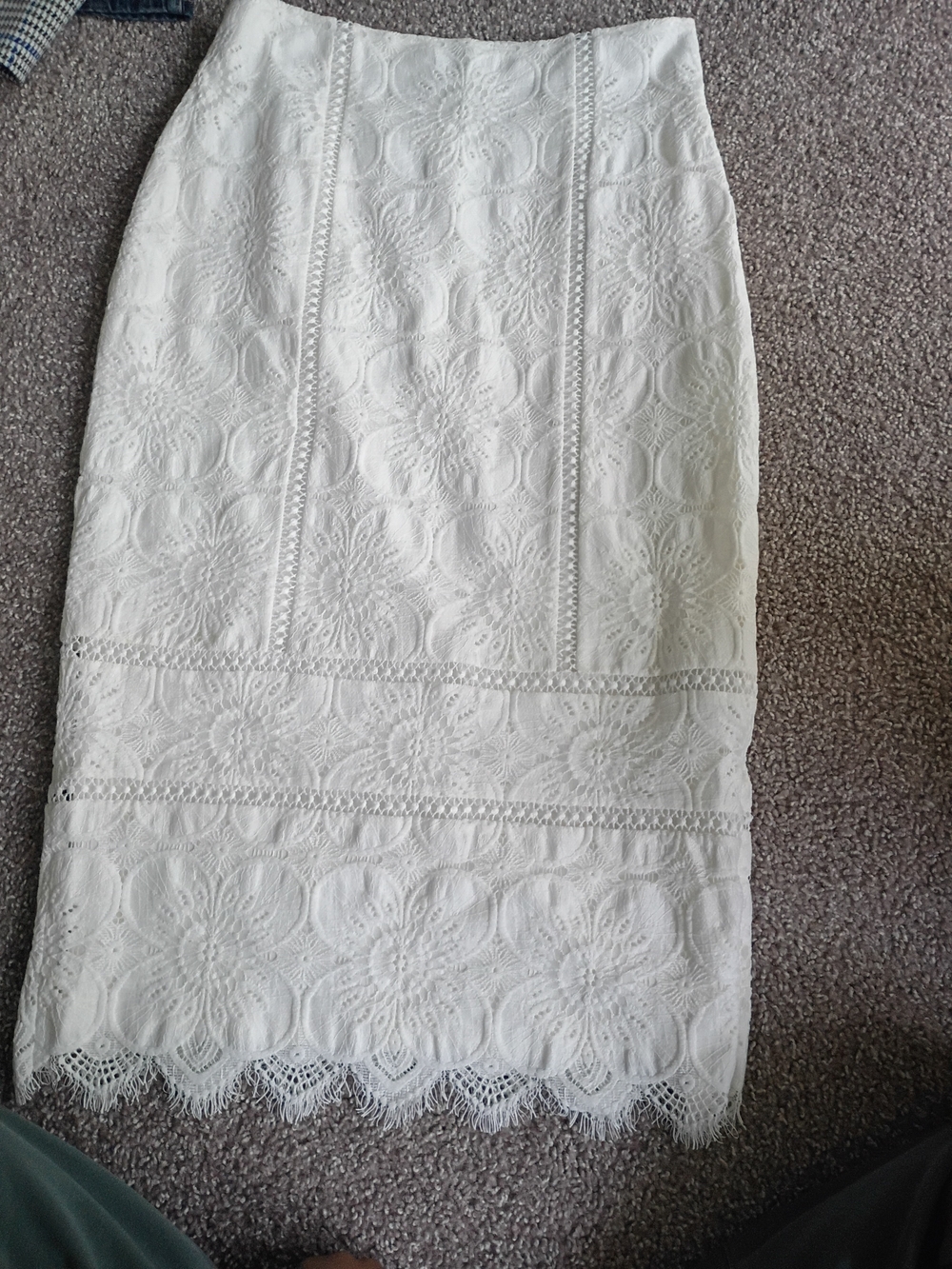 Banana Republic White Lace Pencil Skirt